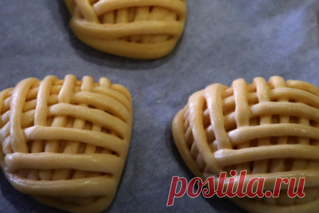 Пуховые пирожки с яблоками // плетенки с яблоками к чаю – рецепт с фото