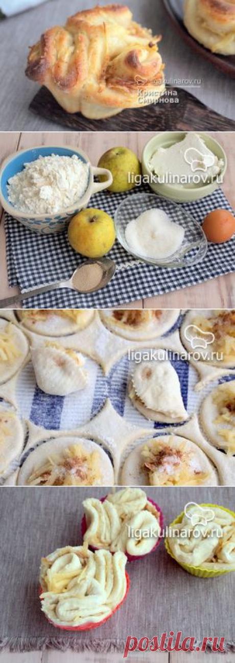 Пирожки-розочки с яблоком и корицей рецепт пошаговый Лиги Кулинаров. Рецепты пирожков - розочек, рецепты Лиги Кулинаров.
