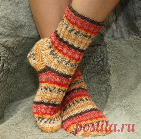 Носки спицами с поперечным узором. Описание | Креаликум