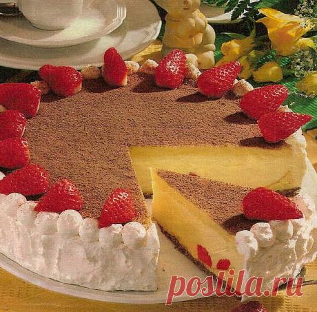 Торт с клубникой и маскарпоне.