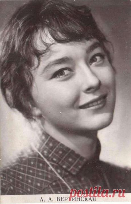 Анастасия Вертинская: «Ну что стоИте, как обосравшийся отряд?!»