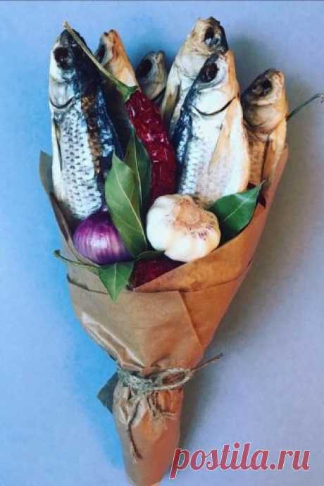 Что подарить на 23 февраля начальнику: прикольные идеи