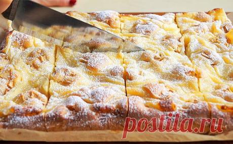 Готовим яблочный пирог из одного крема: смешиваем яблоки с молоком