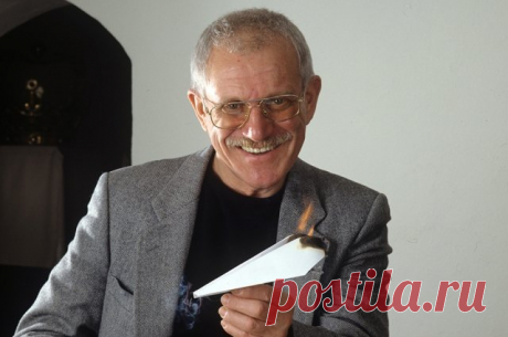 Российский кинорежиссер Александр Митта. Советский и российский кинорежиссёр, сценарист, актёр Александр Митта умер на 93 году жизни.