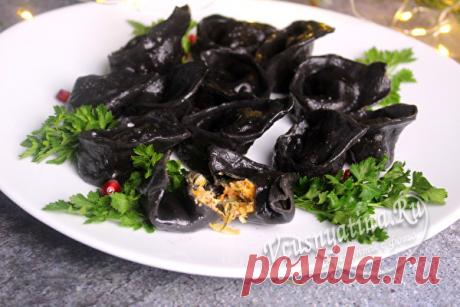 Черные пельмени с чернилами каракатицы и семгой в домашних условиях: пошаговый рецепт с фото