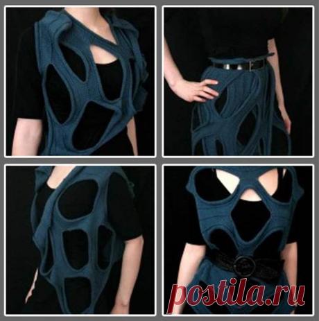 Серый женский джемпер с "дырками".