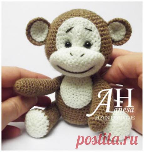 2000 Free Amigurumi Patterns: Free monkey crochet pattern