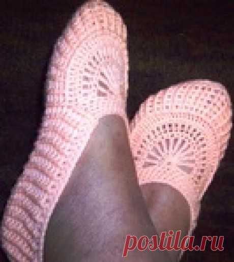 Или тапки ,или сапожки на войлочной подошве связанные крючком - МК