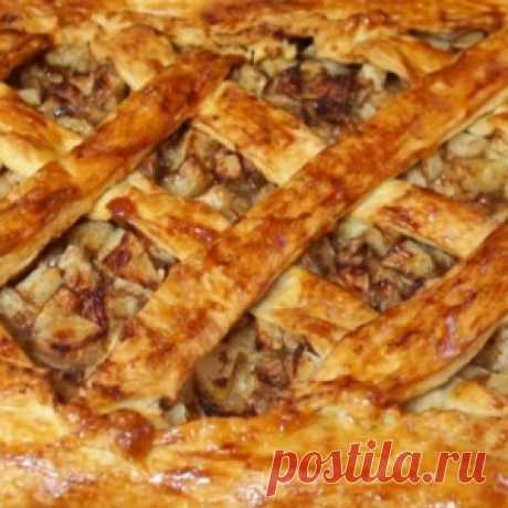 Быстрая шарлотка из слоёного теста