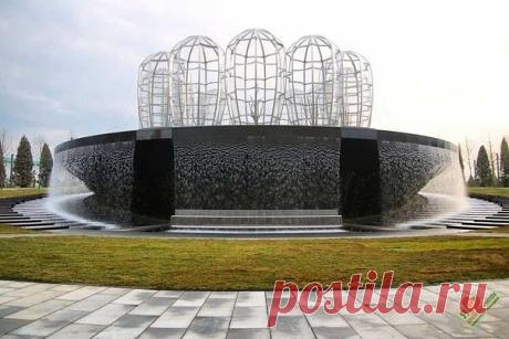 Держите еще немного снимков из новой части парка «Краснодар», которая только сегодня открылась. Здесь много пальм и воды. Кстати, даже рыбки есть.
Фото: ekaterinabazilevskaya via park_krasnodar