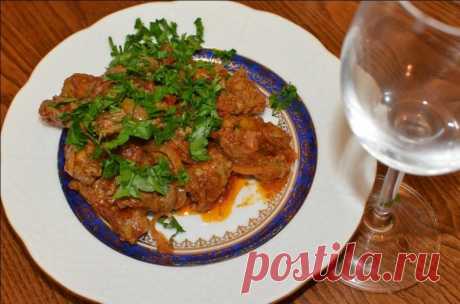 "Тжвжик" — это по-армянски печень Однажды, увидав в Анапе кафе со смешным названием «Тжвжик», Я долго гонялся за этим рецептом. Я ходил в кафе и разговаривал с поварами. Я искал представителей Закавказского этноса, умеющих готовить. Ну и конечно же перерыл весь интернет...