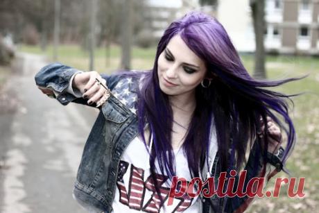 Темно-фиолетовые волосы (35 фото) у девушки: видео-инструкция как покрасить кончики в сине-фиолетовый цвет своими руками, чем убрать оттенок, почему бабушки красят, кому идет, тоник, краска, фото и цена