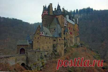 Неприступная твердыня замка Эльц / Туристический спутник