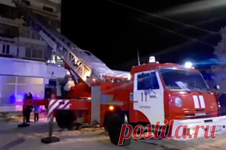 МЧС: пожар в восьмиэтажном доме в Сыктывкаре ликвидирован. Огонь охватил площадь 170 квадратных метров.