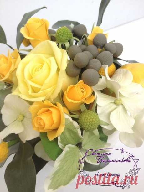 Солнечный и весенний букет из☻ фоамирана, с розами, питтоспорумом, рускусом, гортензией , лимоном, краспедией, брунией и скабиозой / Райская пища