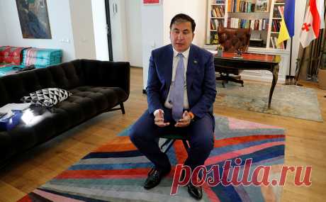 Саакашвили призвал сторонников пойти колоннами на Тбилиси. Экс-президент Грузии намерен защититься от ареста с помощью своих сторонников, которым он предлагает большими колоннами двинуться к Тбилиси. Схожую тактику он уже использовал в 2017 году на Украине