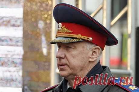 Глава Чечни наградил Бастрыкина орденом Кадырова. Глава Чечни Рамзан Кадыров и председатель Следственного комитета России Александр Бастрыкин обменялись наградами — глава республики вручил Бастрыкину орден Ахмата Кадырова, в то время как сам получил награду в виде медали «Доблесть и отвага». Бастрыкин прибыл в Чечню с рабочим визитом.