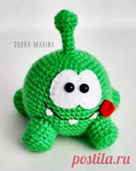 PDF Ам Ням. FREE amigurumi crochet pattern. Бесплатный мастер-класс, схема и описание для вязания игрушки амигуруми крючком. Вяжем игрушки своими руками! Приключения Ам Няма, Истории Ам Няма, Om Nom Stories, Cut the Rope. #амигуруми #amigurumi #amigurumidoll #amigurumipattern #freepattern #freecrochetpatterns #crochetpattern #crochetdoll #crochettutorial #patternsforcrochet #вязание #вязаниекрючком #handmadedoll #рукоделие #ручнаяработа #pattern #tutorial #häkeln #amigurumis