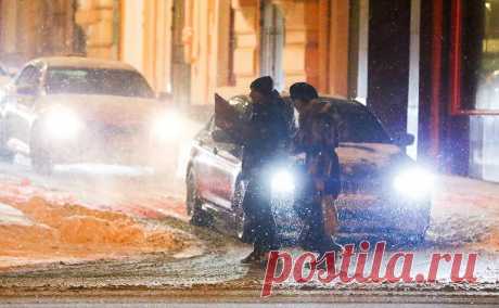 В Москве за 12 часов выпало около 20% месячной нормы осадков. По состоянию на утро 12 февраля в Москве за 12 часов выпало 20% месячной нормы осадков, сообщил ведущий специалист центра погоды «Фобос» Евгений Тишковец в своем телеграм-канале.