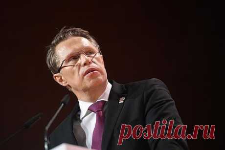 Мурашко оценил ситуацию с лекарствами в России. Ситуация с обеспечением жителей России лекарственными препаратами стабильная. Так охарактеризовал ее министр здравоохранения Михаил Мурашко в интервью Наиле Аскер-заде. «Сегодня система мониторинга лекарственных препаратов позволяет нам видеть общую картину по вводу в гражданский оборот», — сказал он.