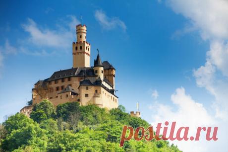 5 впечатляющих средневековых замков, которые можно посетить и в наши дни