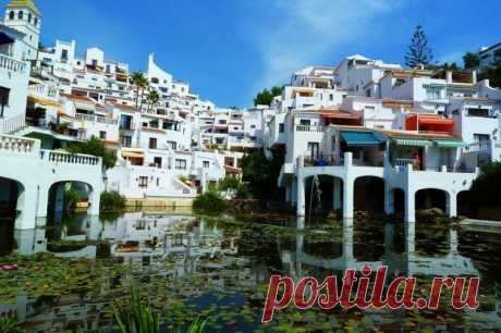 Сказочный городок Нерха, Испания