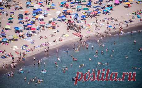 Поток россиян в Турцию почти достиг уровня рекордного 2019 года. Количество поездок россиян в Турцию в первом полугодии 2024 года практически достигло уровня 2019-го. Но число визитов растет не так быстро из-за удорожания отдыха, снижения платежеспособности населения и роста курса валют