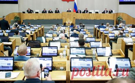 В Думе объяснили, кого затронут повышенные налоги для уехавших. Повышение налогов для уехавших из страны россиян коснется самозанятых и индивидуальных предпринимателей, которые сейчас платят по сниженной ставке, пояснил депутат Андрей Исаев. Накануне это предложение вызвало споры в Госдуме