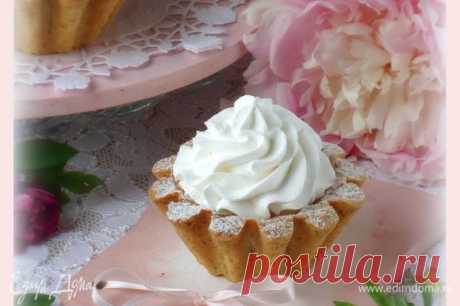 Корзинки с белковым кремом. Ингредиенты: яблочное повидло, яйца куриные, мука