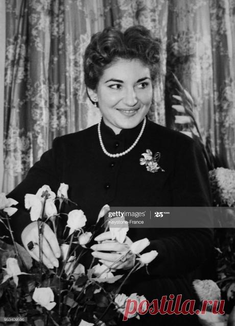 la-cantatrice-maria-callas-aprs-une-reprsentation-de-norma-lopera-picture-id953409596 (1475×2048)