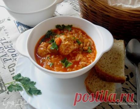 Суп-рагу с рисом и фрикадельками . Ингредиенты: растительное масло, рис длиннозерный золотистый, лук репчатый Люблю супы разные: наваристые и легкие, супы-пюре и вот такие супы-рагу! Сытный и ароматный, с легкой перчинкой. Использовала рис «Золотистый» ТМ «Националь», осталась довольна!