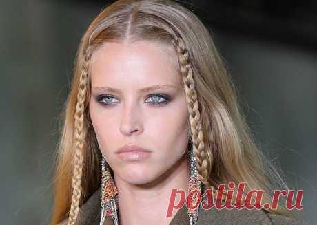 Модные прически и стрижки осень-зима 2021-2022 Смотрите, какие прически и стрижки для длинных и коротких волос будут самыми модными в сезоне осень-зима 2021-2022! Модные тенденции в укладках и актуальный цвет волос