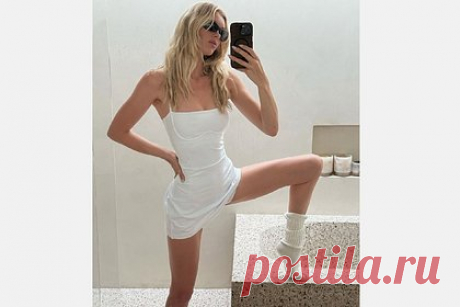 Бывший «ангел» Victoria's Secret в микроплатье показала фото в откровенной позе