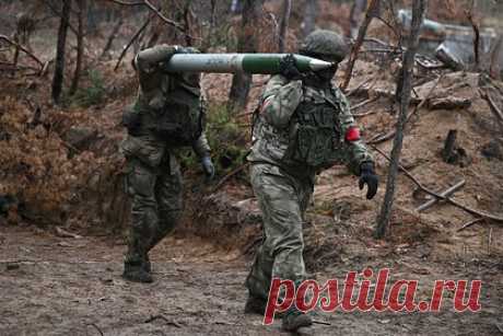 Кремль заявил об отсутствии изменений в условиях помилования за участие в СВО. Российские власти не меняли критерии помилования осужденных за участие в специальной военной операции (СВО) на Украине, предполагающего определенное время боев в составе штурмовых отрядов. Об отсутствии изменений заявил официальный представитель Кремля Дмитрий Песков.
