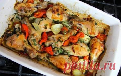 Куриные ножки с овощами⠀⠀