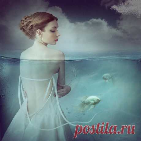 Время - вибрация рождения.Единая способность ощущать.Мир сказки и святого восхожденья.Мир Я,где все мечтают побывать.