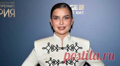 Куртукова получила «Золотой граммофон» за выступление на футболе. Известная певица Татьяна Куртукова стала лауреатом премии «Золотой граммофон» в номинации «Лучшее выступление на футбольном матче». Читать далее