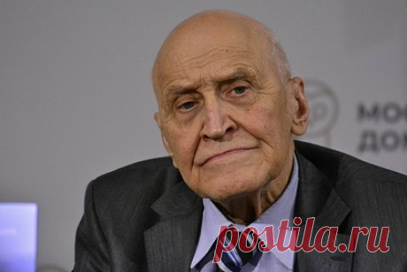 Николай Дроздов рассказал о предстоящей госпитализации. 85-летней ведущий и профессор МГУ Николай Дроздов, в январе попавший на несколько недель в больницу с переломами семи ребер, рассказал, что ему предстоит новая госпитализация. Дроздов добавил, что находится на больничном и занимается дыхательной гимнастикой и лечебной физкультурой.