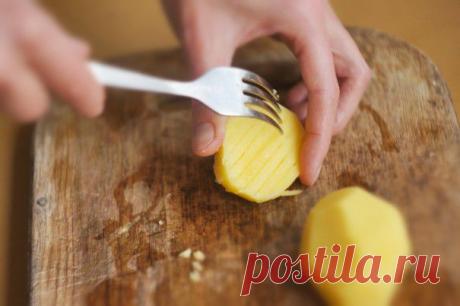 РЕЦЕПТЫ: Картофель с хрустящей корочкой | Лайфхакер