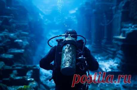 Китайский дайвер выжил, проведя пять дней в подводной пещере. 40-летний китаец по фамилии Ван вместе со своим другом отправился на реку понырять. Буквально через несколько минут после погружения в воду дайвер-любитель исчез. Как выяснилось впоследствии, он случайно заплыл в подводную пещеру, расположенную на глубине 9 метров, и заблудился там.Ван...