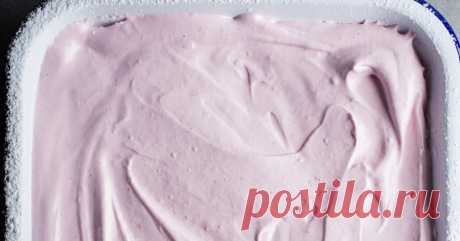 Ягодные маршмеллоу / Berry Marshmallows           После ванильных маршмеллоу мои эксперименты не закончились и я пустила в дело коробочку свежей малины, чтобы приготовить нежно роз...