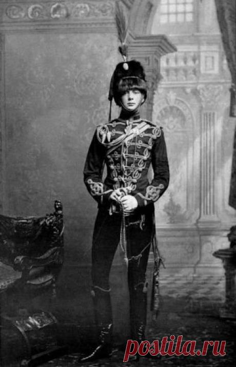 Winston Churchill in Uniform, 1895