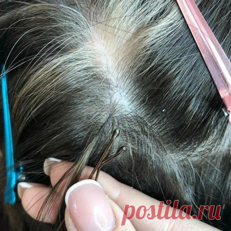 Новое изобретение - нано-капсулы? Это вовсе не тайная технология, созданная в волосяных лабораториях, а доступная услуга для наших клиентов! Благодаря миникапсулам наращивание волос становится действительно незаметным. Эти малышки не ощущаются даже на тонких волосах, а нагрузка от них - минимальна.
Смело делайте высокий хвост и любую прическу - никто и никогда не догадается, что волосы нарощенные.
Еще больше про микрокапсульное наращивание читай на narastim.com!