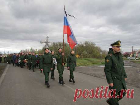 В Курской области сообщили о гибели мобилизованного старшины роты. Глава Солнцевского района Курской области Геннадий Енютин сообщил о гибели мобилизованного местного жителя Александра Асеева.