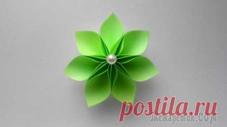 Цветок из бумаги - детские поделки своими руками Цветы - традиционный подарок к 8 марта. Из бумаги также можно сделать цветок. Очень простая детская поделка - это бумажный цветок, которую сможет сделать каждый ребенок и подарить его своей маме или у...