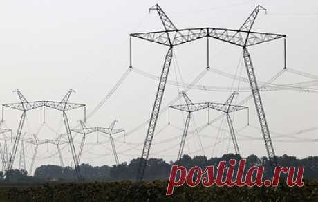 СМИ сообщили, что Западу трудно поставить на Украину оказавшиеся в дефиците трансформаторы. Оборудование из США и стран ЕС может не подойти для украинской энергосистемы, указывает Foreign Policy