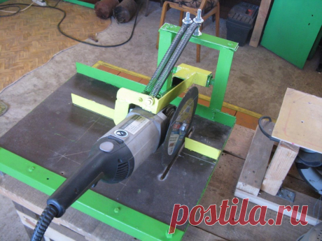 Отрезной станочек для своей мастерской из болгарки с диском 230 мм , ось маятника на 202 подшипниках