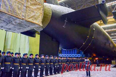 Стало известно об испытаниях «Генералиссимуса Суворова» в Баренцевом море. В настоящее время атомный ракетный подводный крейсер стратегического назначения (подводная лодка) «Генералиссимус Суворов» проекта 955А (шифр «Борей-А») в находится на испытаниях в Баренцевом море. Об этом ТАСС стало известно от источника в оборонно-промышленном комплексе.