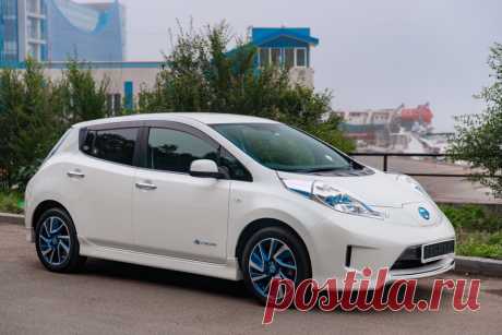 В чем соль: Nissan Leaf AZE0 — SferaCar на DRIVE2 Блог компании SferaCar на DRIVE2. Появление Nissan Leaf в 2010 стало настоящей революцией в автомобилестроении, ведь это – первый по – настоящему массовый электрокар. С того момента, как первый Leaf покинул конвейер, по всему миру было продано около 470 000 таких автомобилей. Рестайлинговый Лиф AZE0, продажи которого стартовали в Яп…