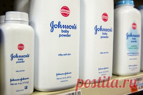 В России подали первый иск к Johnson&Johnson. В Росси подали первый иск к американской фармацевтической компании Johnson&Johnson. Отмечается, что иск в Кунцевский районный суд подала Общественная потребительская инициатива (ОПИ). Общественники заявили о продаже в России детской присыпки с тальком, которая может вызывать рак.